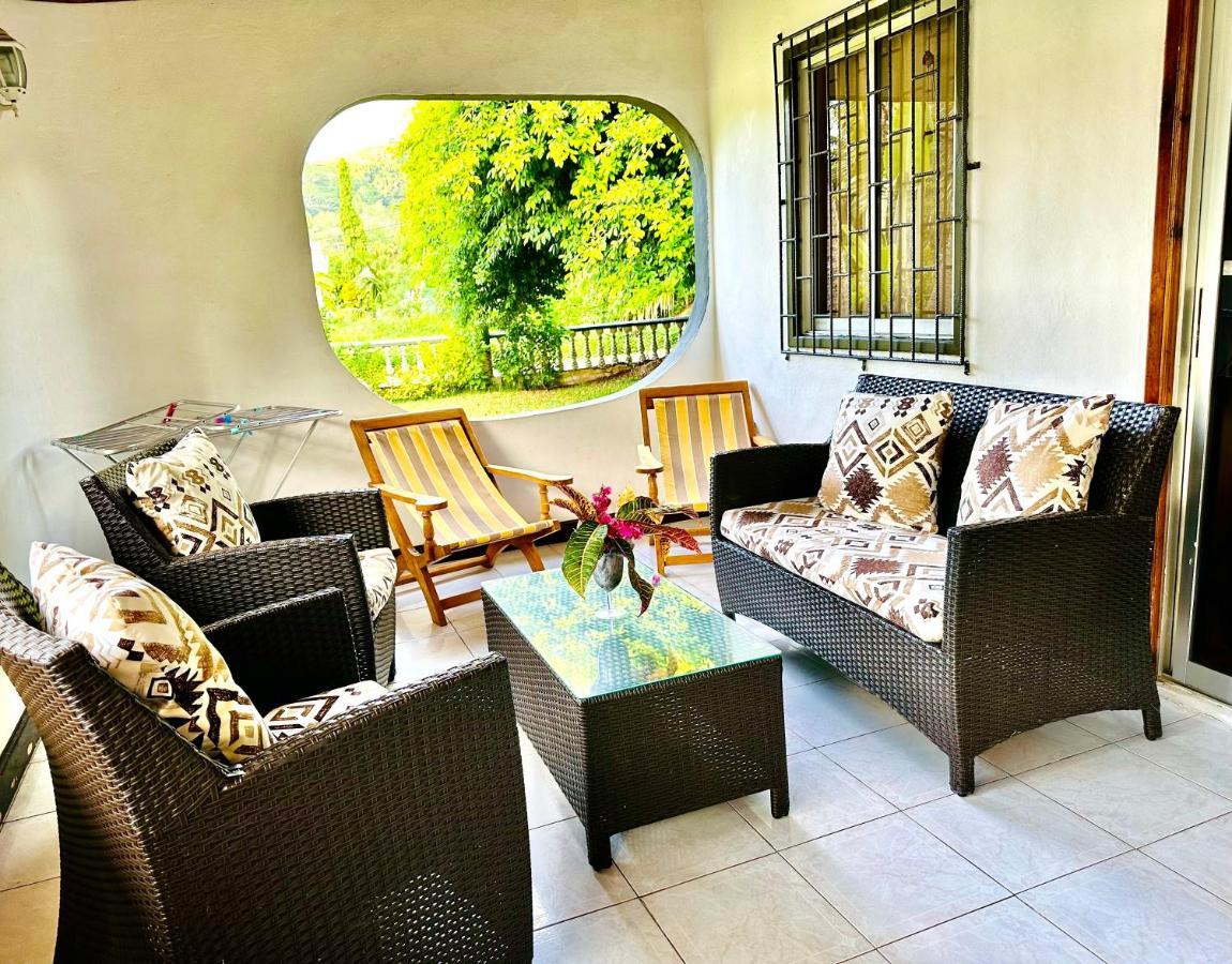 88 Days Self Catering Holidays & Accomodation Baie Lazare  Buitenkant foto