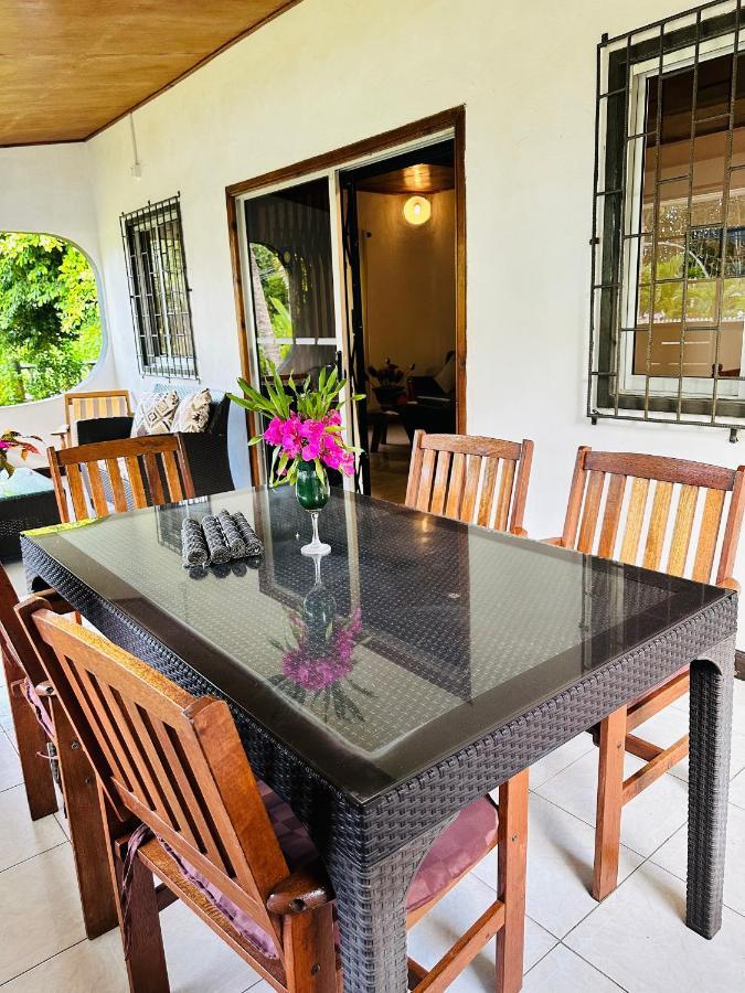 88 Days Self Catering Holidays & Accomodation Baie Lazare  Buitenkant foto