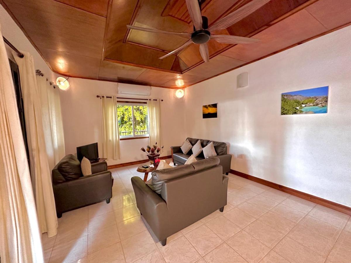 88 Days Self Catering Holidays & Accomodation Baie Lazare  Buitenkant foto